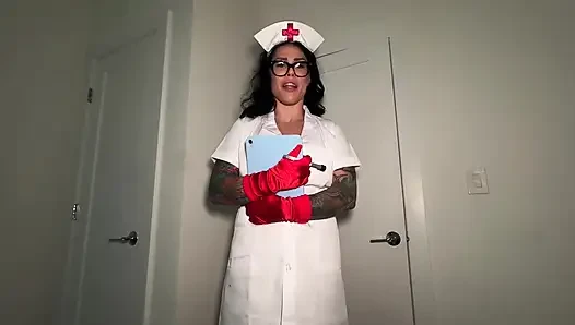 Шаловливая медсестра Bianca Bailee трахается с дилдо в видео от первого лица, часть в комнате 69