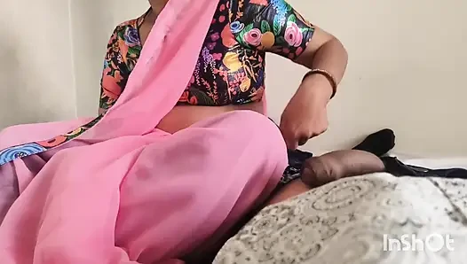 Desi beste indische bhabhi kocht essen, von ihrer besten freundin gefickt