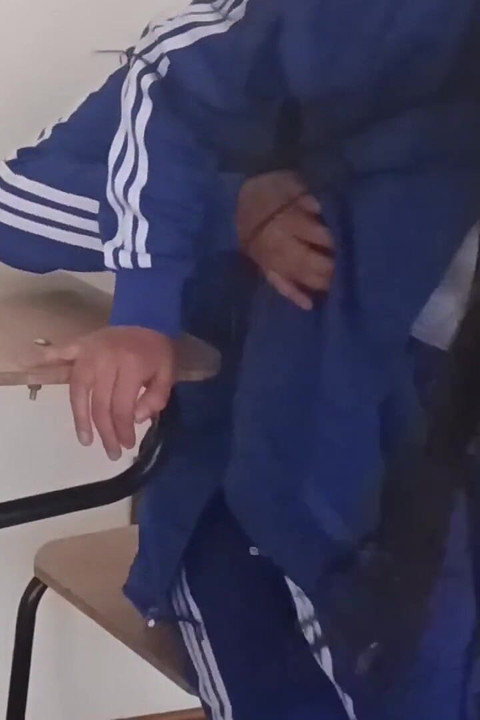 To je ono što pravi prijatelji rade kada je učionica prazna. (1. dio)