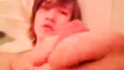 Korkak femboy banyo masturbasyon pt. 2