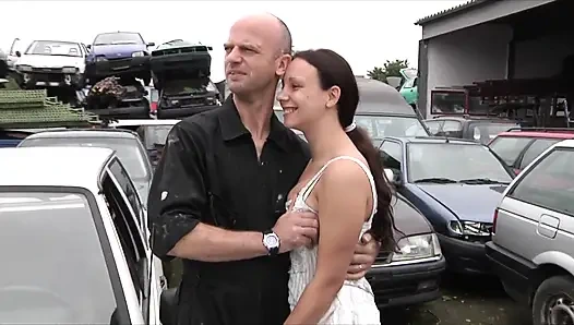 Açık havada sikiş partisi! Tüm o amcıkları dolduruyor!