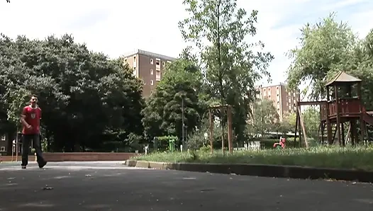 Patronu yarağa aç orta yaşlı seksi kadın!