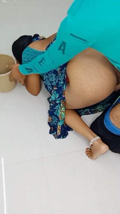 Komal ke malik ne maid ko 1000 dekar choda usko | Clip 1