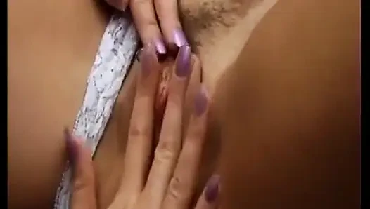 Tante seksi jerman rambut cokelat dientot habis-habisan di seks threesome fetish 2 cowok