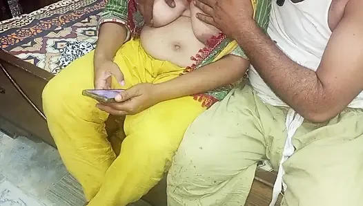 Ateşli ve seksi hintli kadın erkek arkadaşı tarafından sikiliyor