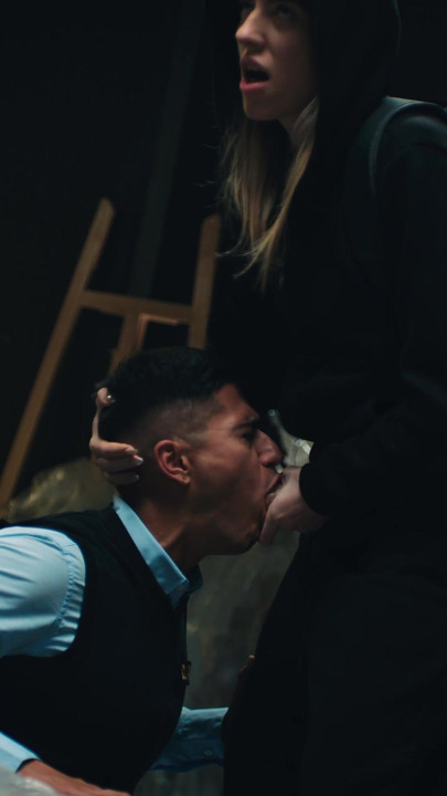 Futanari Deepthroat anální sex