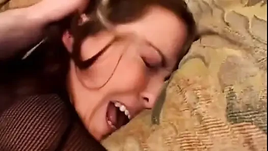 Vahşi bir sürtük için çılgın bir anal sikiş