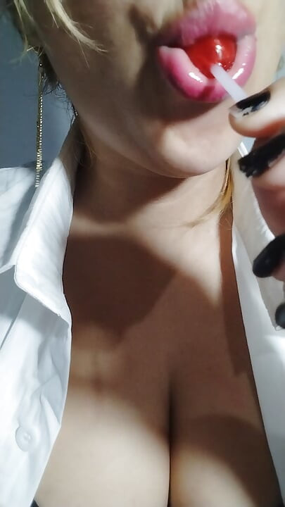 Ne jucăm cu🔥 ea și te alăptează așa