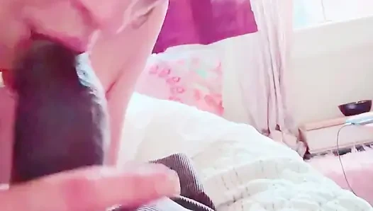 Supertinytight adalah psikiater nakal yang suka dientot sama besar pria kulit hitam