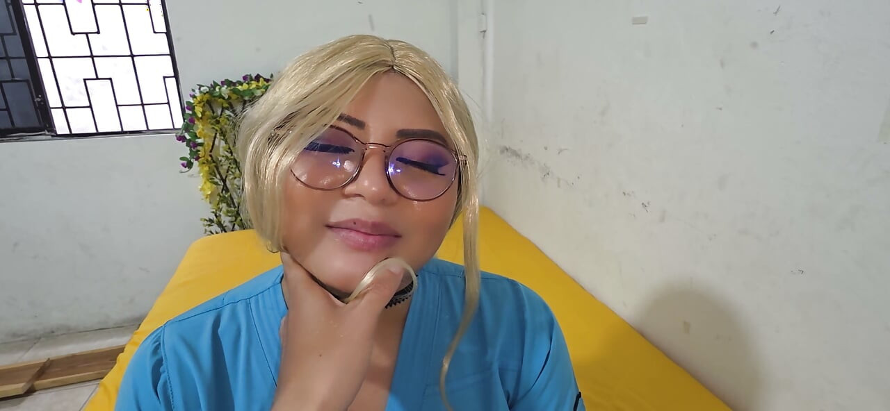 Super beautiful Latina nurse is discovered