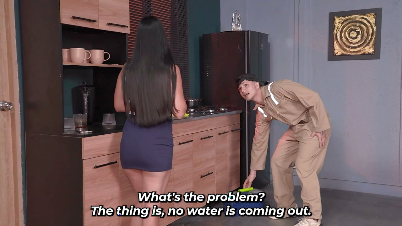 A PLUMBER WITH A HUGE PENIS UNCLOGS HIS CLIENT'S DRAIN