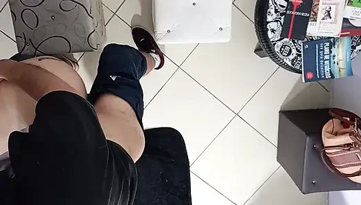 Bekleme odası seks yapmak için iyi bir yerdir.