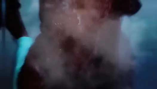 Lil latin duş gösterisi ağır çekim