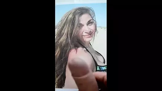 Sulu göğüsleri ile yaz samira için yeni bir yük