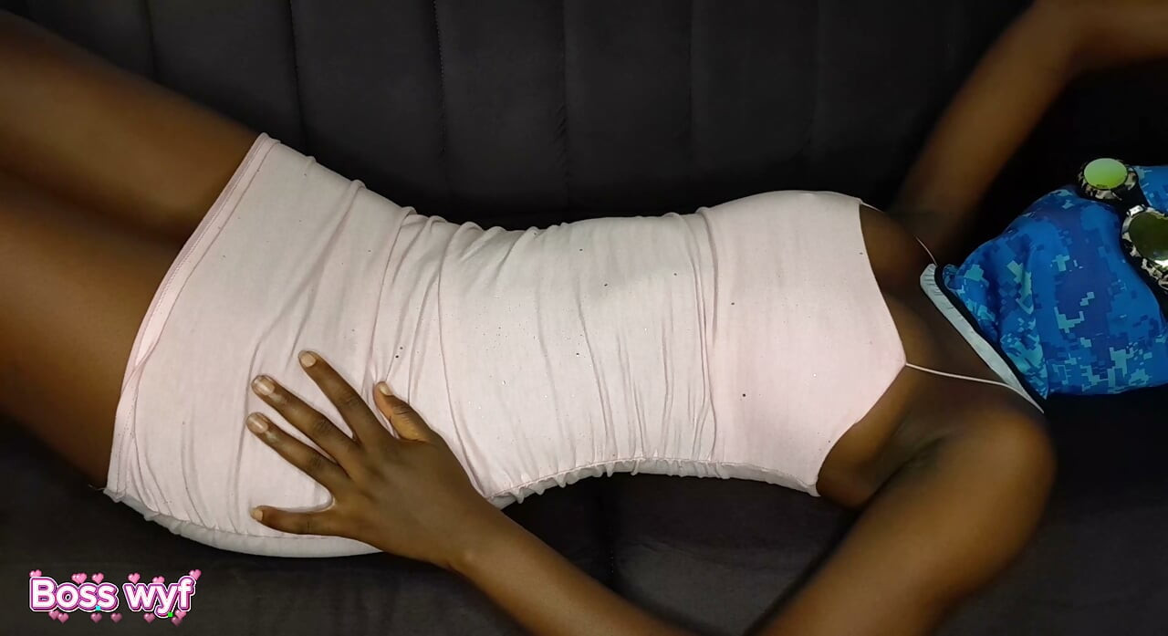 sozinha em casa fodendo a si mesma com vibrador uau