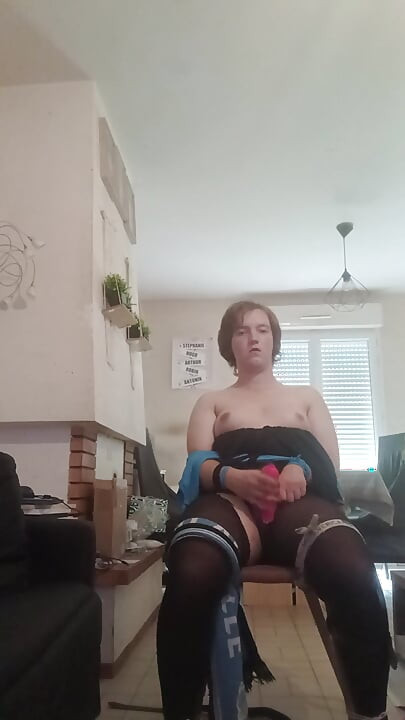 Self bondage, cumshot