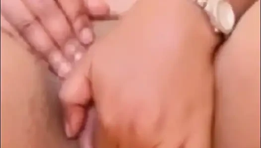 Memek behenol mantanku dientot habis-habisan sama kontol besar sampai menetes
