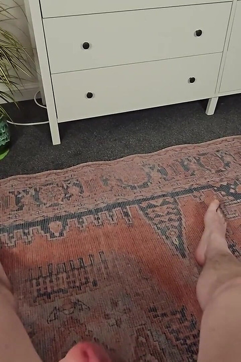 ถูกจับได้ว่าชักว่าวและเสนอความช่วยเหลือ