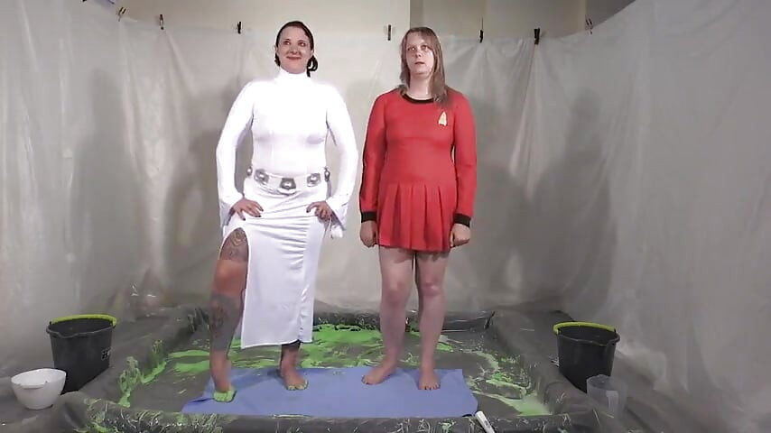 Lola and Jodie - Star Trek vs Star Wars
