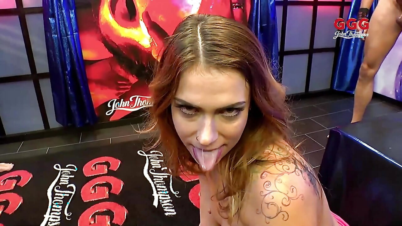Ani Black Fox in wilde ggg blowbang - gezicht doorweekt in sperma