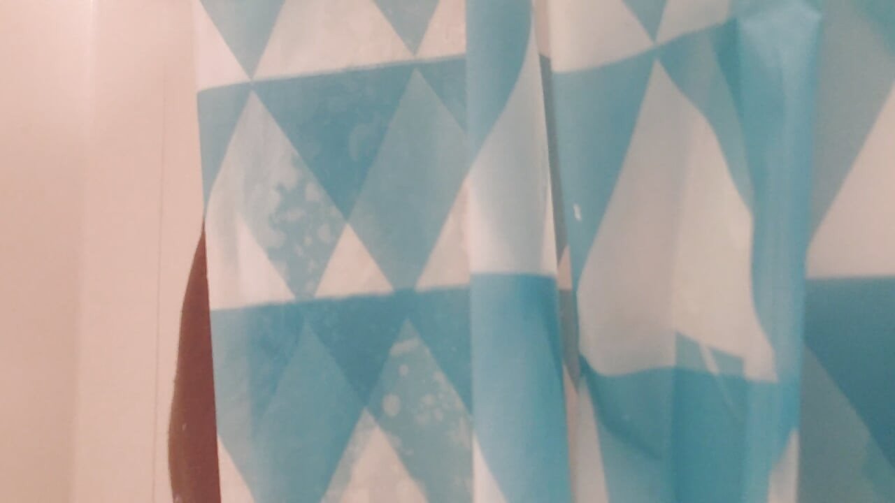 Watch me cum in the shower
