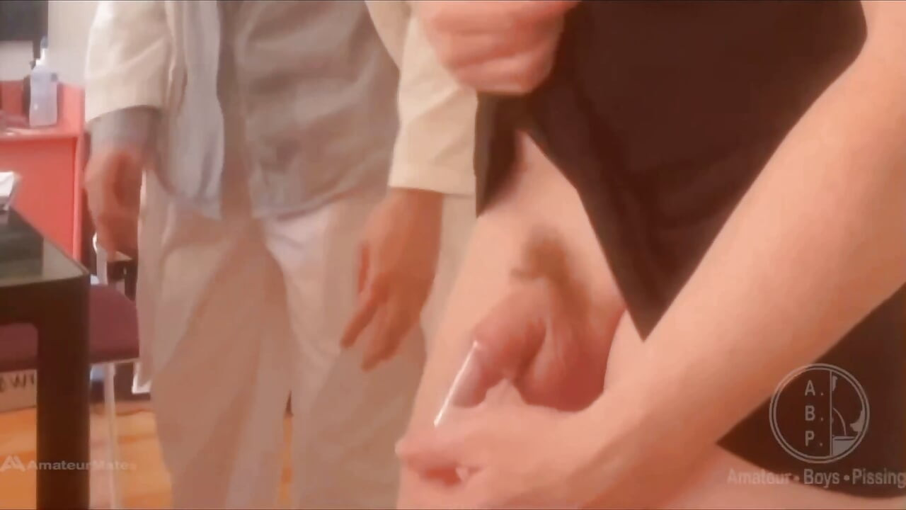 Examenul medical al fiului vitreg în fața tatălui vitreg - partea 2: probele de urină