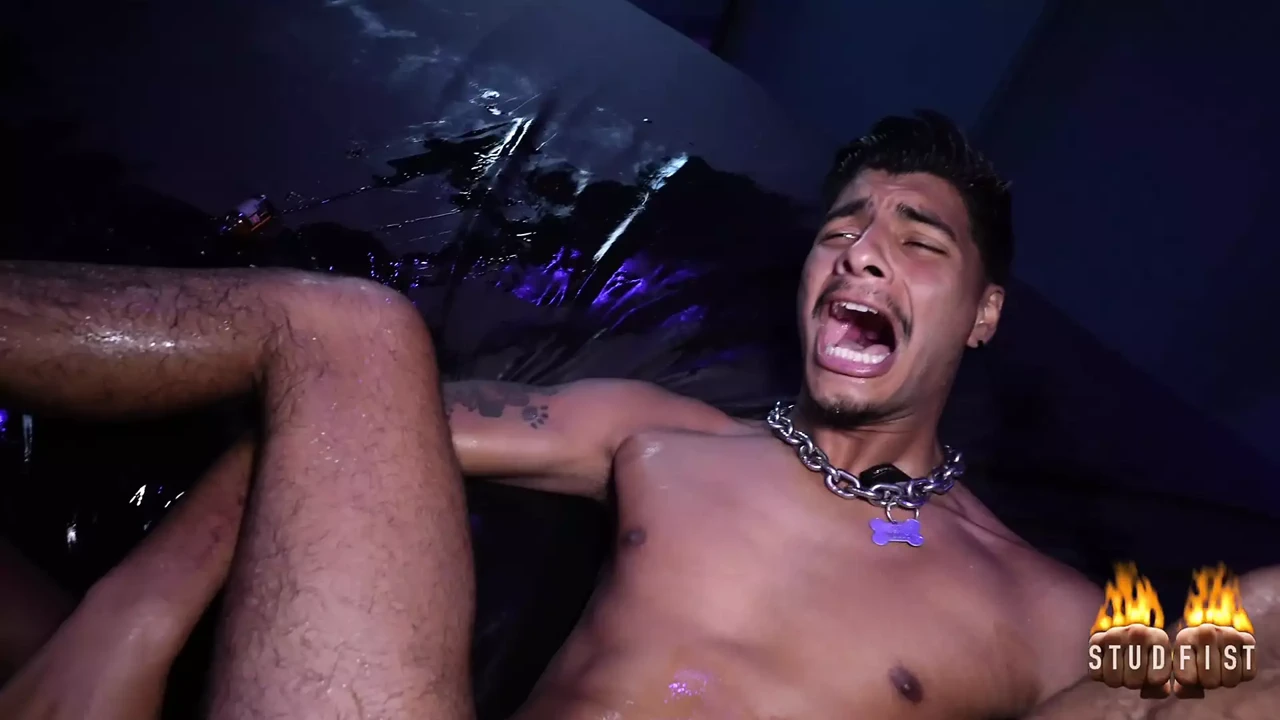 阿波罗的阴户被拳交、双打和阴影拳交逼到极限