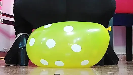 Shyyfxx götüyle balon okşuyor ve patlatıyor!