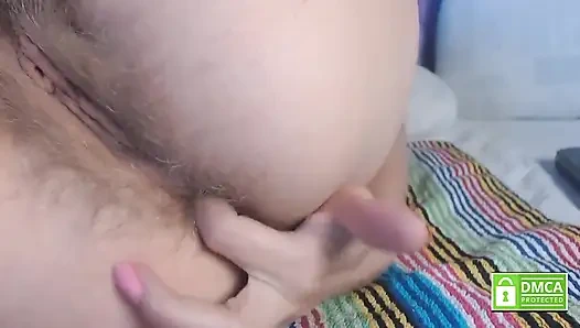 Cewek ini menganga dan kentut - close up