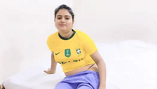 Kakak tiri meniduri saudara tirinya yang cantik sambil bertaruh pada permainan sepak bola. (Video lengkap bahasa bangla)