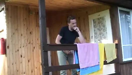 Большой жесткий член на улице раком