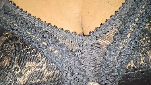 İri göğüslü Asyalı orta yaşlı seksi kadın süper ateşli video