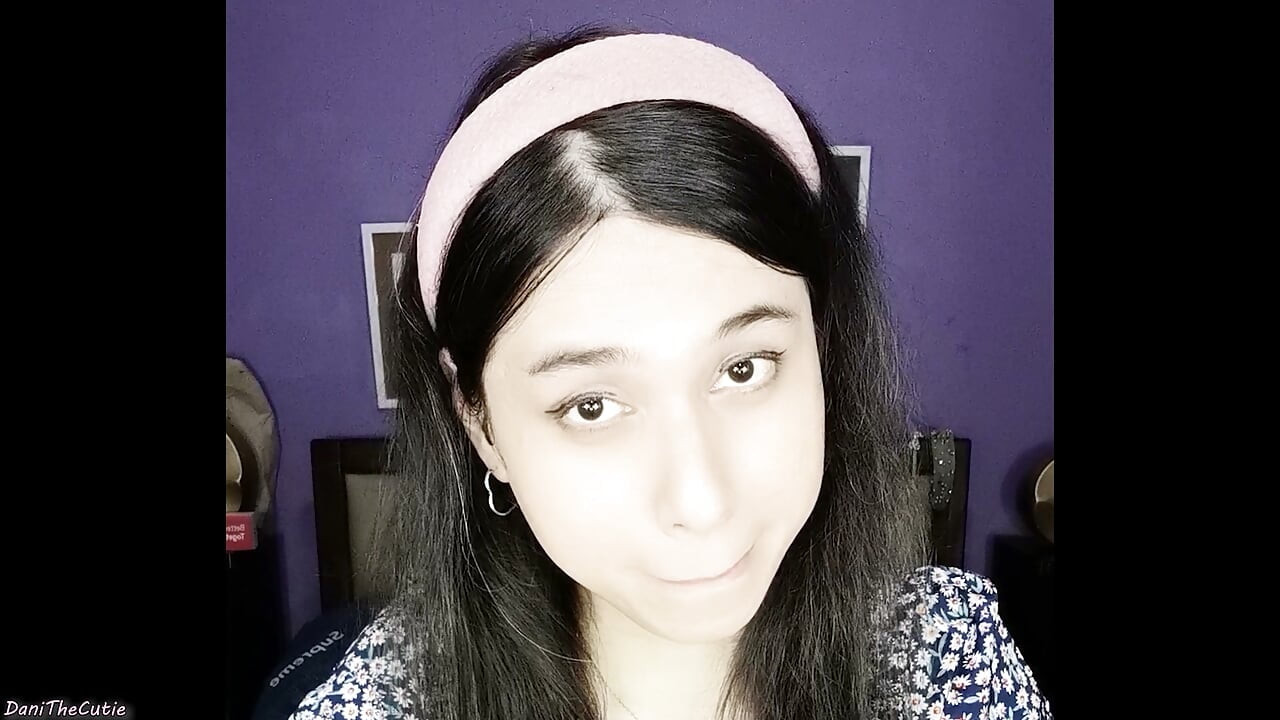 το χαριτωμένο Tgirl DaniTheCutie γαμιέται από ένα σφυροδράπανο-ομοίωμα