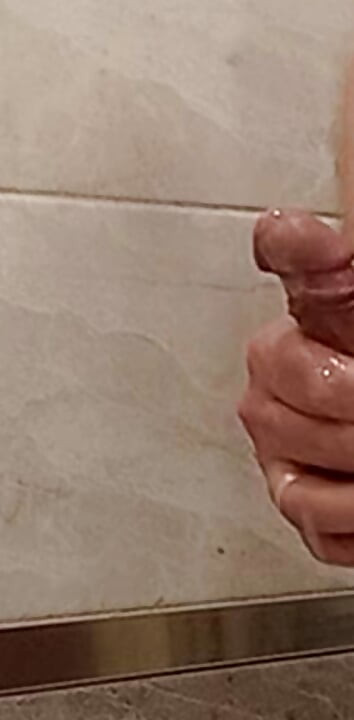 Large cumshot