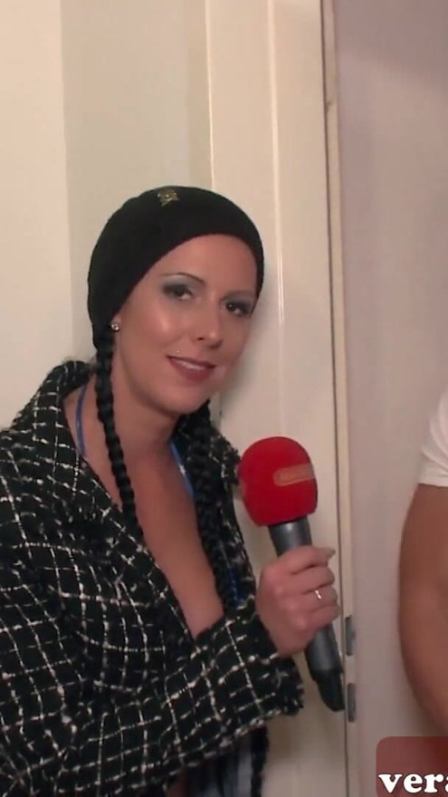German Public flashing porn casting in the night | Clip 1