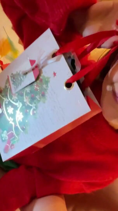 Tiffany Tatum e Leon Lambert falam sobre filmes e ela leva uma gozada de Leon em uma carta ao Papai Noel no Natal e Ano Novo | Clipe 1
