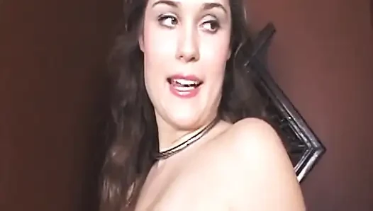 Olgun orta yaşlı seksi kadın zafer deliğinden sert yarak emiyor