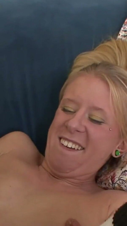 Die ersten Einblicke in das Selfmade Porno Studio | Clip 1