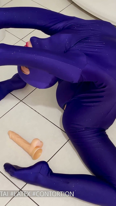 Flexible fun in the shower