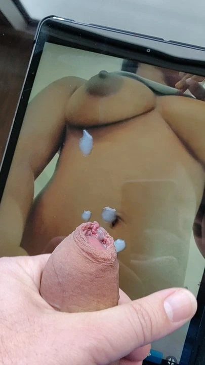 Cum menonton model webcam dengan payudara muda seksi
