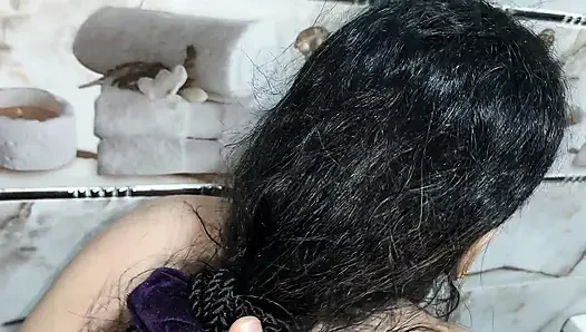 Mısırlı genç adam Suudi karısını sikmeden önce idrar yapıyor