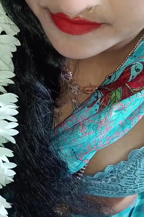 最美丽的印度女仆妻子在房子里做爱 清晰的印地语音频