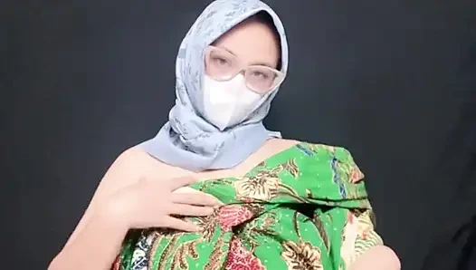 Narrow pussy young woman leaks squirt