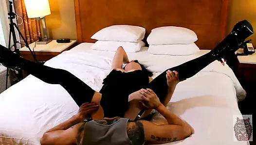 Suami merekam memek istrinya dijilat sama pria dominannya episode 1003 foreplay