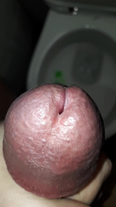 Big head close up cumshot