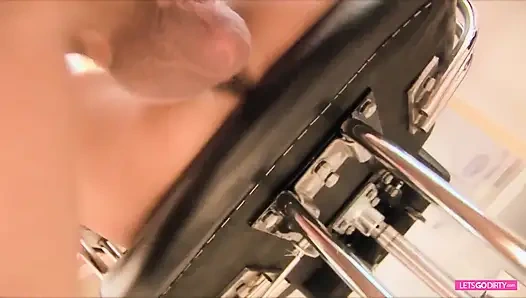 Perfekte milf fickt einen alten mann hart