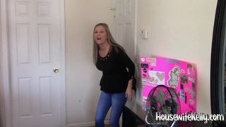 Algunos clips recientes de ama de casa Kelly