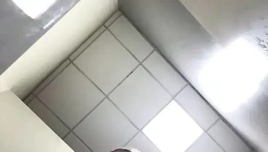 Colombian girl seduces a stranger at the gym and convinces him to fuck i...