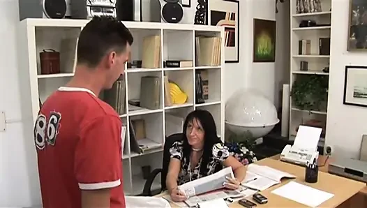 O patron ve birçok cinsel fırsata sahip