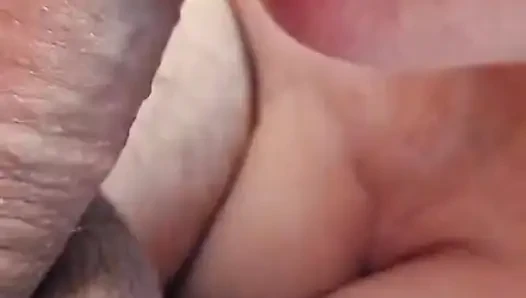 Reife frau lutscht erstaunlich und schluckt alles sperma